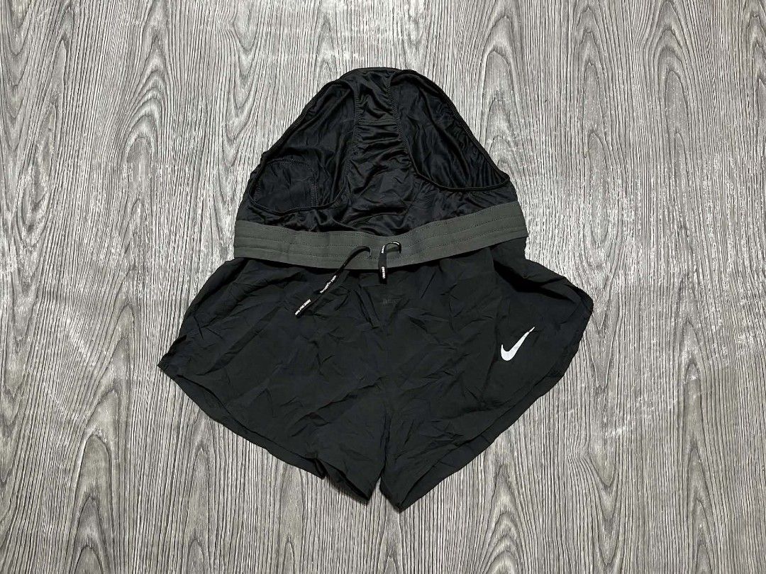 Nike Running (Category: Activewear) located in Danao, Cebu. Submitted by 6000thrifts.ph (Listing ID 1467383559, Image 3). Description: Nike Running w/ Inner 📍 Logo Reflector Size Small fit Meduim Good Excellent Condition Color rate 9/10 No issue Pm for the price 📥.