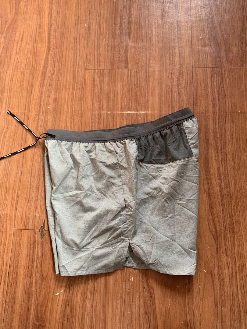 NIKE RUNNING SIZE XL GOOD ASNEW NO ISSUE (Category: Shorts) located in Valencia. Submitted by warm.hidden_gems.thrift (Listing ID 1467582660, Image 1). Description: PM BAGONG BAGO PA.