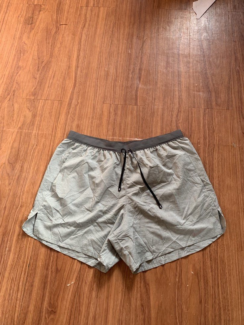 NIKE RUNNING SIZE XL GOOD ASNEW NO ISSUE (Category: Shorts) located in Valencia. Submitted by warm.hidden_gems.thrift (Listing ID 1467582660, Image 3). Description: PM BAGONG BAGO PA.