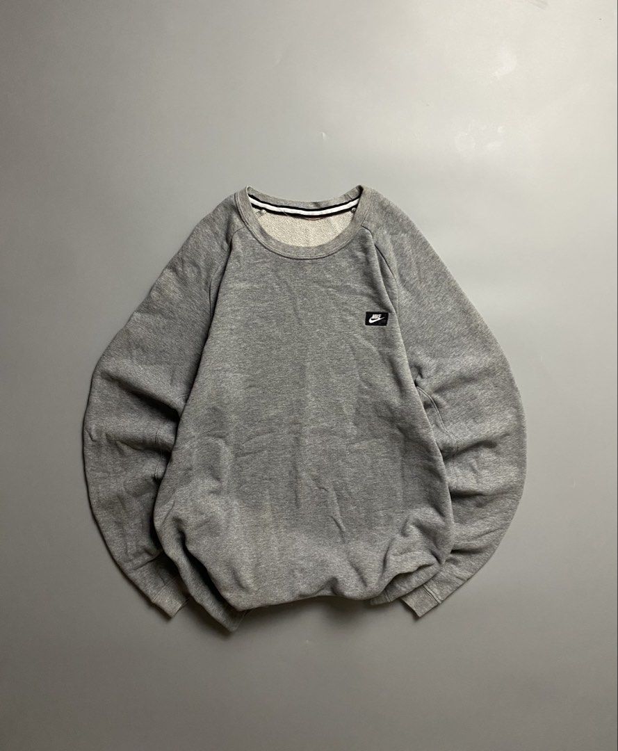 Nike Side Logo Pullover Gray (Category: Coats, Jackets and Outerwear) located in Cebu City. Submitted by covenanthrifts (Listing ID 1467375012, Image 1). Description: Good Condition Color rate: 9/10 Size on tag : Medium Issue: scratches, stain .