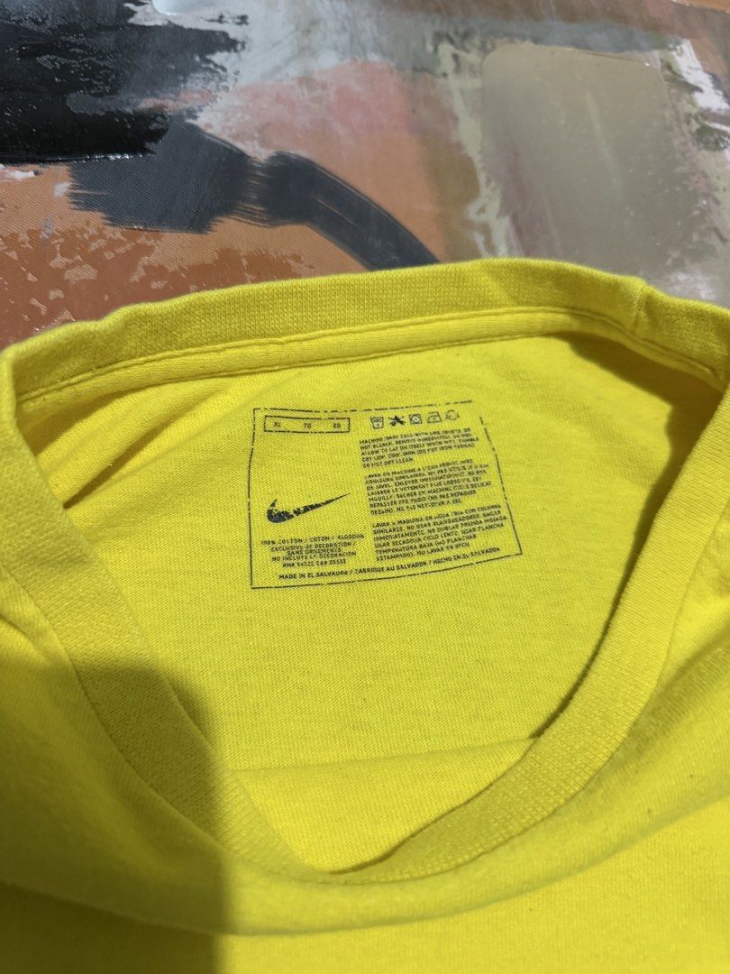 Nike side swoosh tshirt (Category: Tshirts & Polo Shirts ) located in Las Pinas. Submitted by thrftmnl. (Listing ID 1467425975, Image 3). Description: Nike side swoosh tshirt Size: XL Width: 25 Length: 28.5 Issue: removable stain.