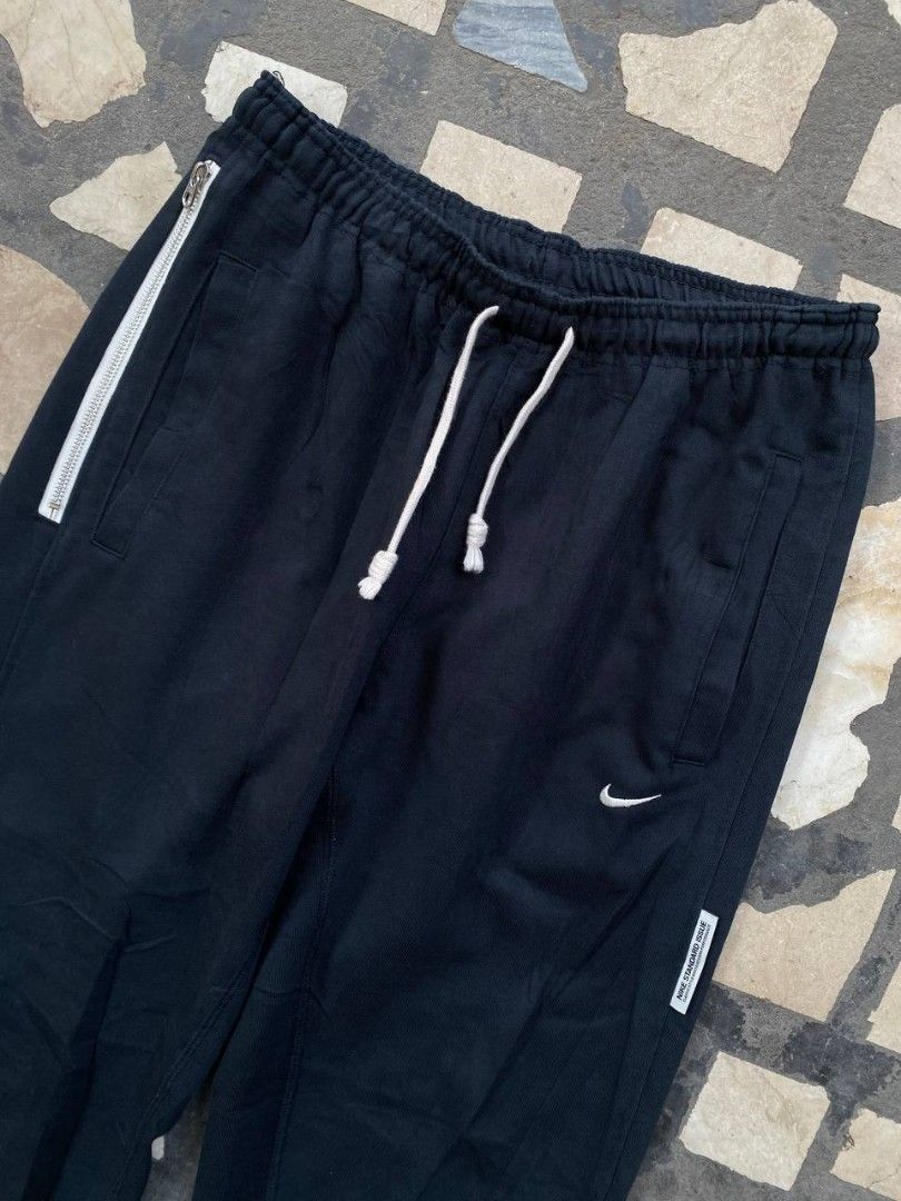 Nike Standard Issue Dri-FIT Black Sweatpants (Category: Joggers) located in Bacolod City. Submitted by delatinaea25915 (Listing ID 1467431418, Image 3). Description: NIKE STANDARD ISSUE DRI-FIT PANTS EXCELLENT CONDITION 9.5/10 COLOR RATE SIZE:LARGE WAIST LINE:30-33 STRETCHABLE LENGTH:38 NO ISSUE 780+ SF DM 📥 PAYMENT FIRST GCASH PAYMENT JNT EXPRESS LOCATION BACOLOD CITY NEGROS OCCIDENTAL VISAYAS.