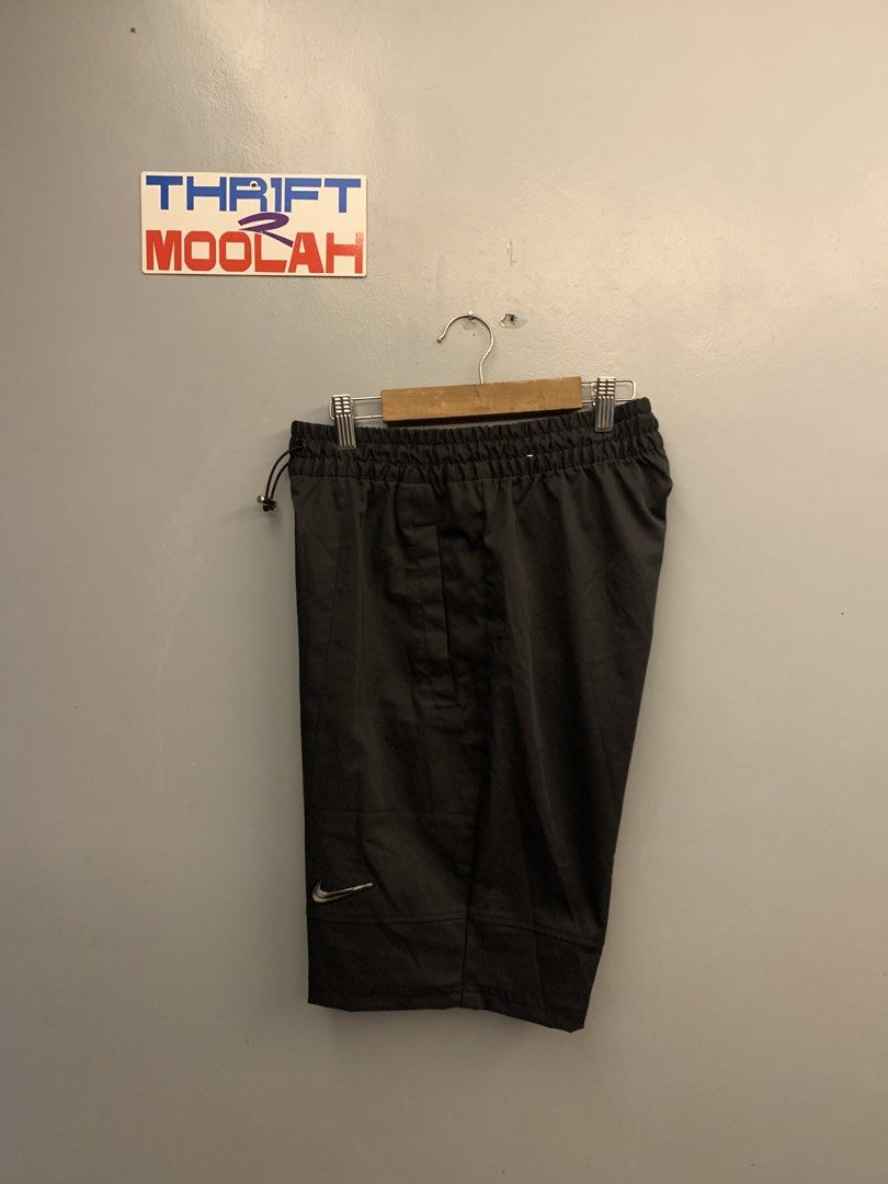 NIKE SWOOSH 3D LOGO WOVEN SHORT (Category: Shorts) located in Cavite. Submitted by thrift2moolah (Listing ID 1467380340, Image 1). Description: NIKE SWOOSH 3D LOGO WOVEN SHORT Size M on tag Waist : 29-34 Lenght : 21 Excellent condition 9/10 Color rate 550 + shipping fee only.
