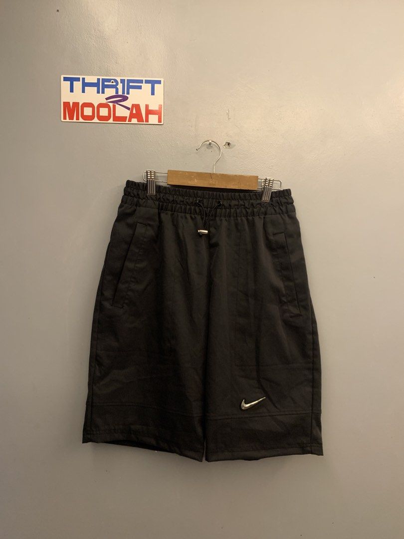 NIKE SWOOSH 3D LOGO WOVEN SHORT (Category: Shorts) located in Cavite. Submitted by thrift2moolah (Listing ID 1467380340, Image 3). Description: NIKE SWOOSH 3D LOGO WOVEN SHORT Size M on tag Waist : 29-34 Lenght : 21 Excellent condition 9/10 Color rate 550 + shipping fee only.