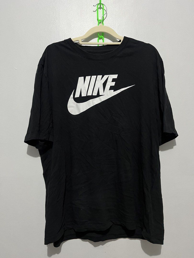 Nike tee (Category: Activewear) located in Cebu City. Submitted by thrift.sht (Listing ID 1467452123, Image 1). Description: Nike tee Brandnew Excellent condition Size: xxl on tag pero fit sa large 📍cebu city Ship via j&t .
