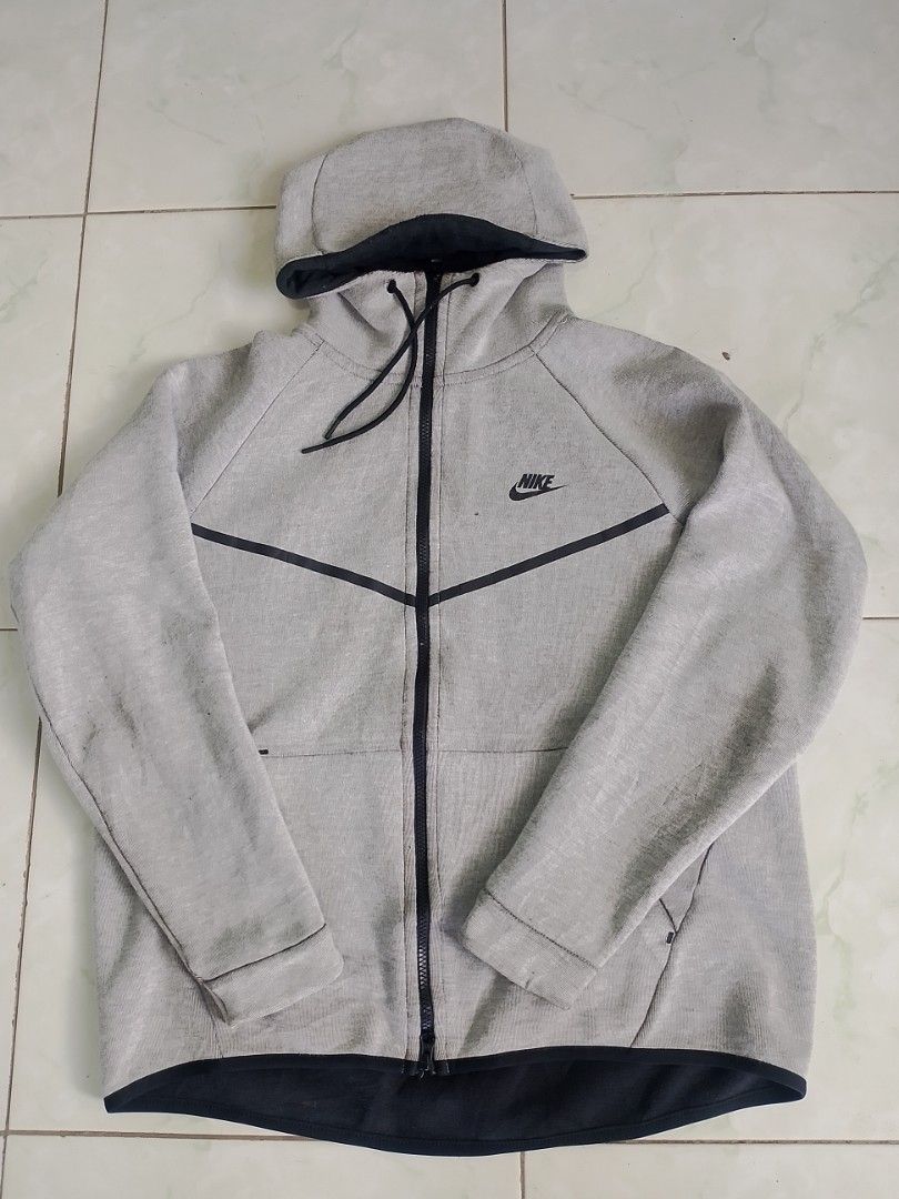 Nike tf jacket (Category: Coats, Jackets and Outerwear) located in Butuan. Submitted by field_thrift_022501 (Listing ID 1467416655, Image 2). Description: Nike tf zip up jacket -good condition -xl on tag - need wash 750+sf📍.