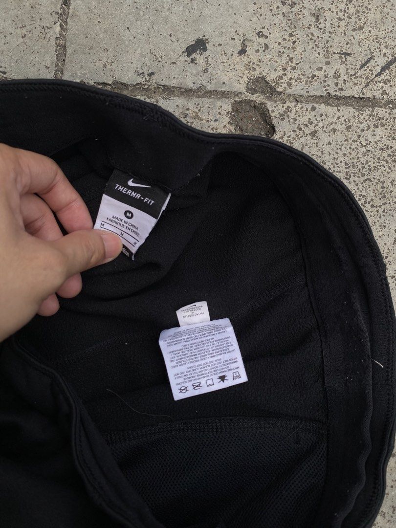Nike therma fit sweat pants (Category: Joggers) located in Manila. Submitted by tklnthftskrnz (Listing ID 1467564128, Image 2). Description: NIKE THERMA FIT SWEAT PANTS (reverse weave)💎💎 -with ankle zip M on tag waistline: 30-34 (garterized) length:38” leg opening: 11.5” hem: 7” condition: very good 9.5/10 color rate: 10/10 issue: xxxx .