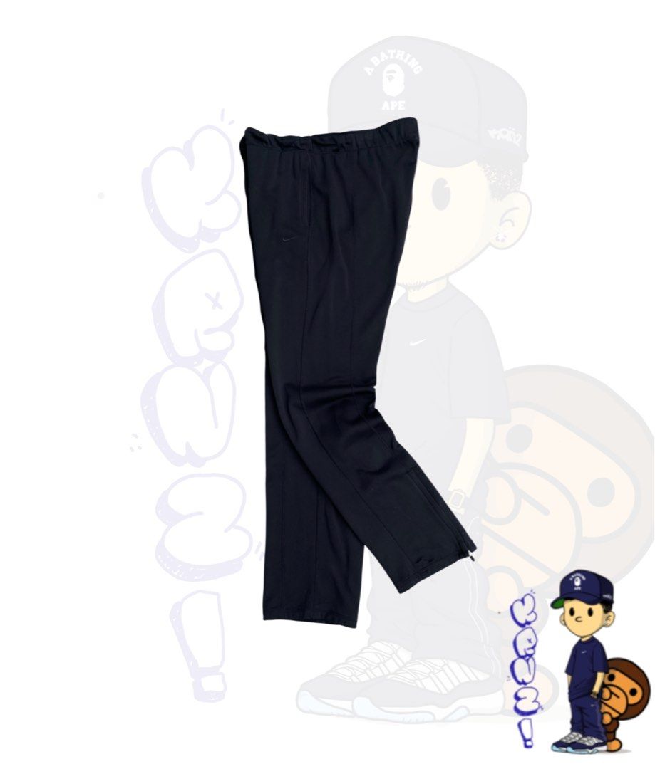 Nike therma fit sweat pants (Category: Joggers) located in Manila. Submitted by tklnthftskrnz (Listing ID 1467564128, Image 1). Description: NIKE THERMA FIT SWEAT PANTS (reverse weave)💎💎 -with ankle zip M on tag waistline: 30-34 (garterized) length:38” leg opening: 11.5” hem: 7” condition: very good 9.5/10 color rate: 10/10 issue: xxxx .
