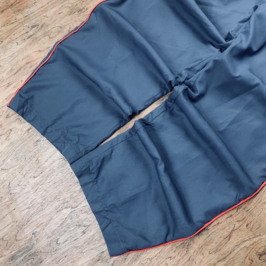 NIKE TRACK PANTS (Category: Joggers) located in Cavite. Submitted by block4597 (Listing ID 1467583044, Image 3). Description: ❇️ NIKE TRACK PANTS 📍SIZE - MEDUIM 31/37 📍COLOR RATE - 9/10 📍CONDITION - GOOD 📍DECLARE AUTHENTIC.