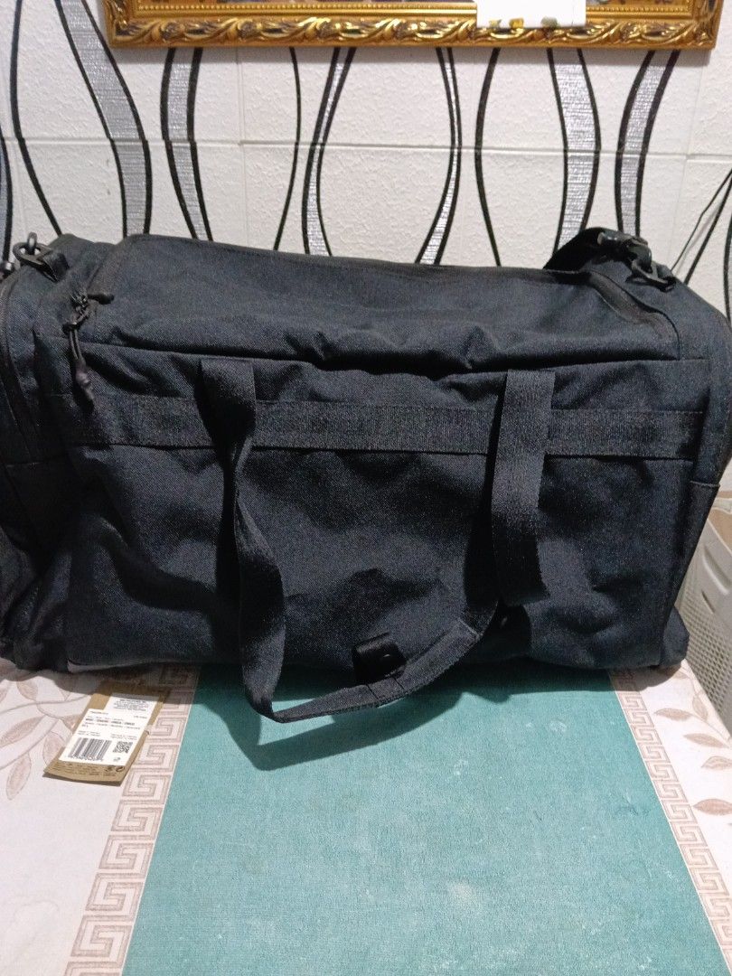 Nike travel bag (Category: Belt bags, Clutches and Pouches) located in Cavite. Submitted by purplepink30 (Listing ID 1467523790, Image 2). Description: Nike travel bag capacity : 51 L.