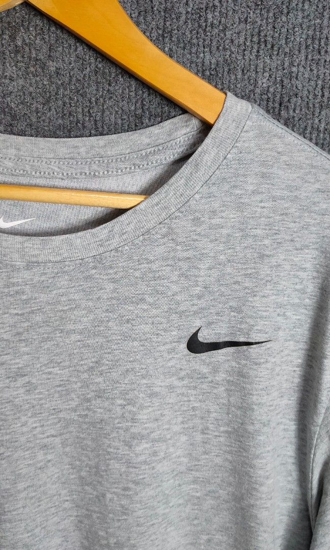 Nike Tshirt (Category: Tshirts & Polo Shirts ) located in Bolinao. Submitted by tokiya. (Listing ID 1467442112, Image 2). Description: Nike Size Large fittings 22.5x29.