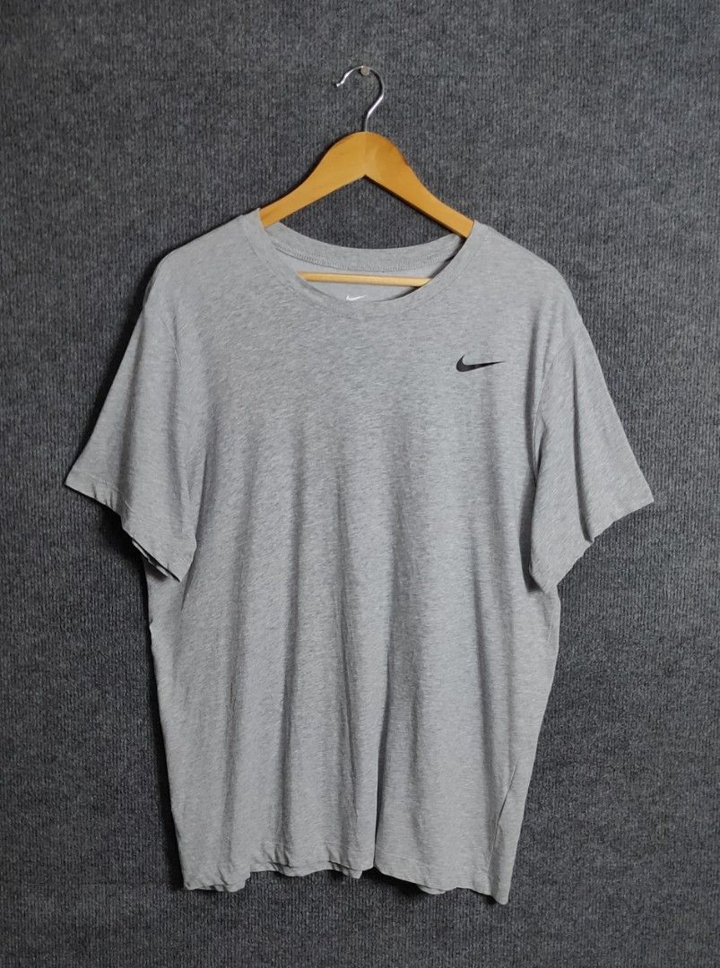 Nike Tshirt (Category: Tshirts & Polo Shirts ) located in Bolinao. Submitted by tokiya. (Listing ID 1467442112, Image 1). Description: Nike Size Large fittings 22.5x29.
