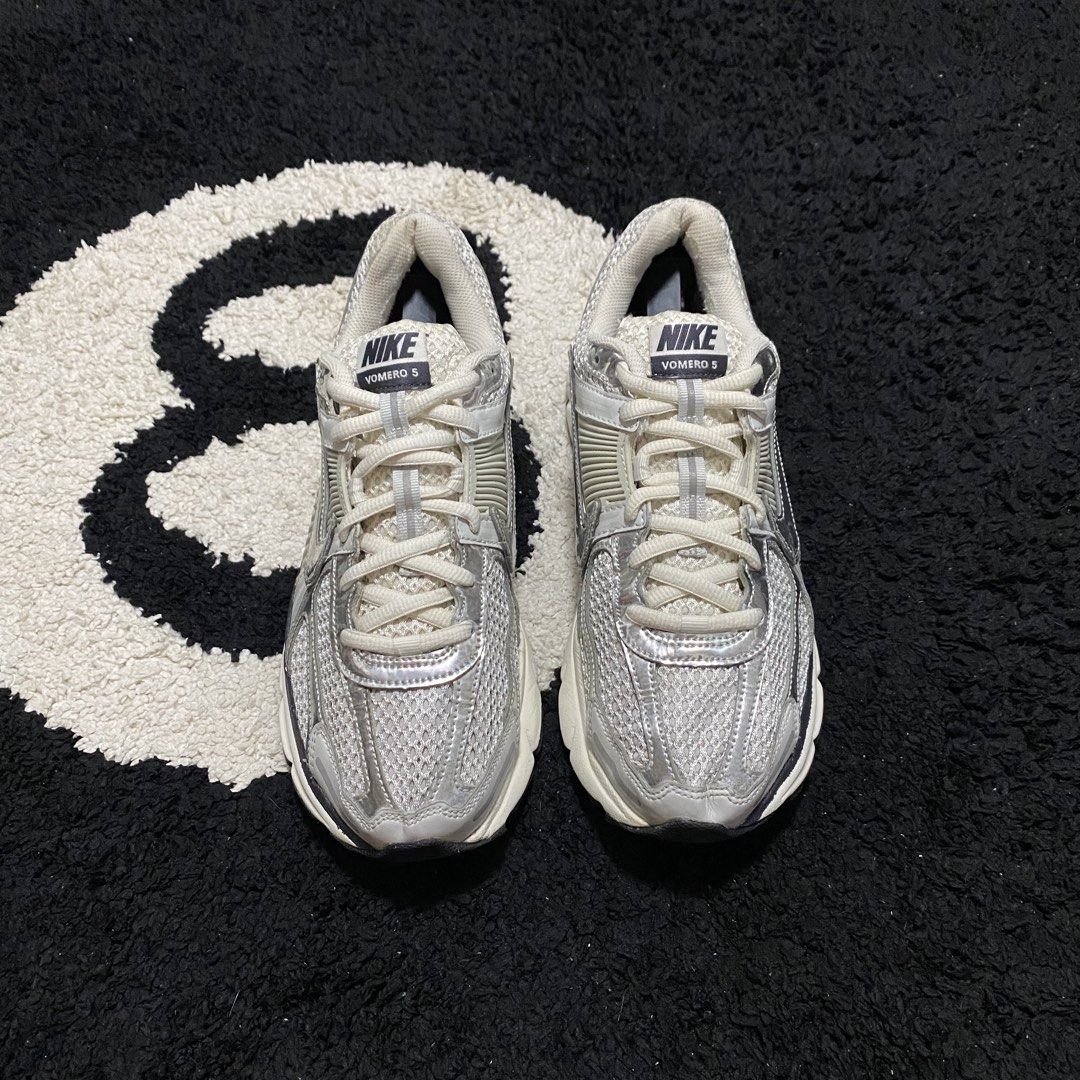 Nike Vomero 5 (Category: Sneakers) located in Danao, Cebu. Submitted by sneaks_cebu (Listing ID 1467416820, Image 2). Description: Nike Vomero 5 Size 9us 27cm -scratch and minor drags Php 2,150 .