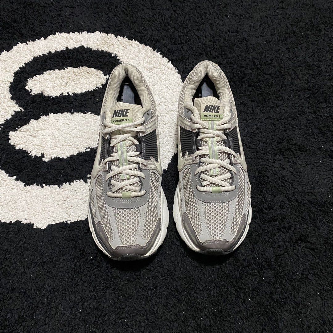 Nike Vomero 5 (Category: Sneakers) located in Danao, Cebu. Submitted by sneaks_cebu (Listing ID 1467417218, Image 2). Description: Nike Vomero 5 Size 8wm 25cm -no major issues Php 2,350.