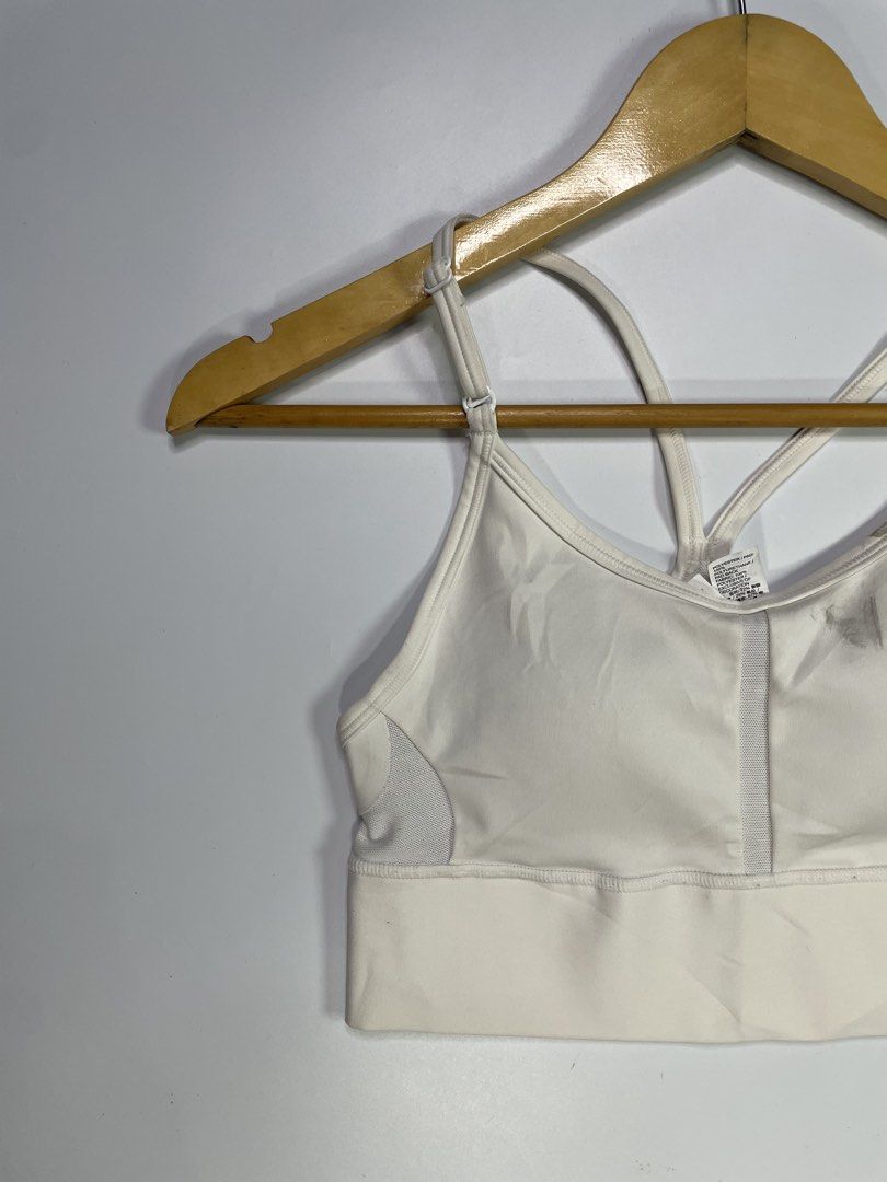 Nike White Dri-Fit Activewear Bra (Category: Activewear) located in Dasmarinas. Submitted by just_find_castleton (Listing ID 1467545069, Image 3). Description: Nike White Dri-Fit Activewear Bra Size: S Dimension: Bust Width - 24 Length - 13 Condition - 9/10 -Check pics -1-2 days reservation only -Flakers/Bogus will be posted -Add sf -This is thrift item please manage your expectations..