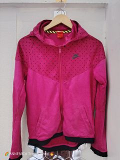 (Category: ) located in . Submitted by annenicathriftthriftlang (Listing ID 1467418207, Image 1). Description: .