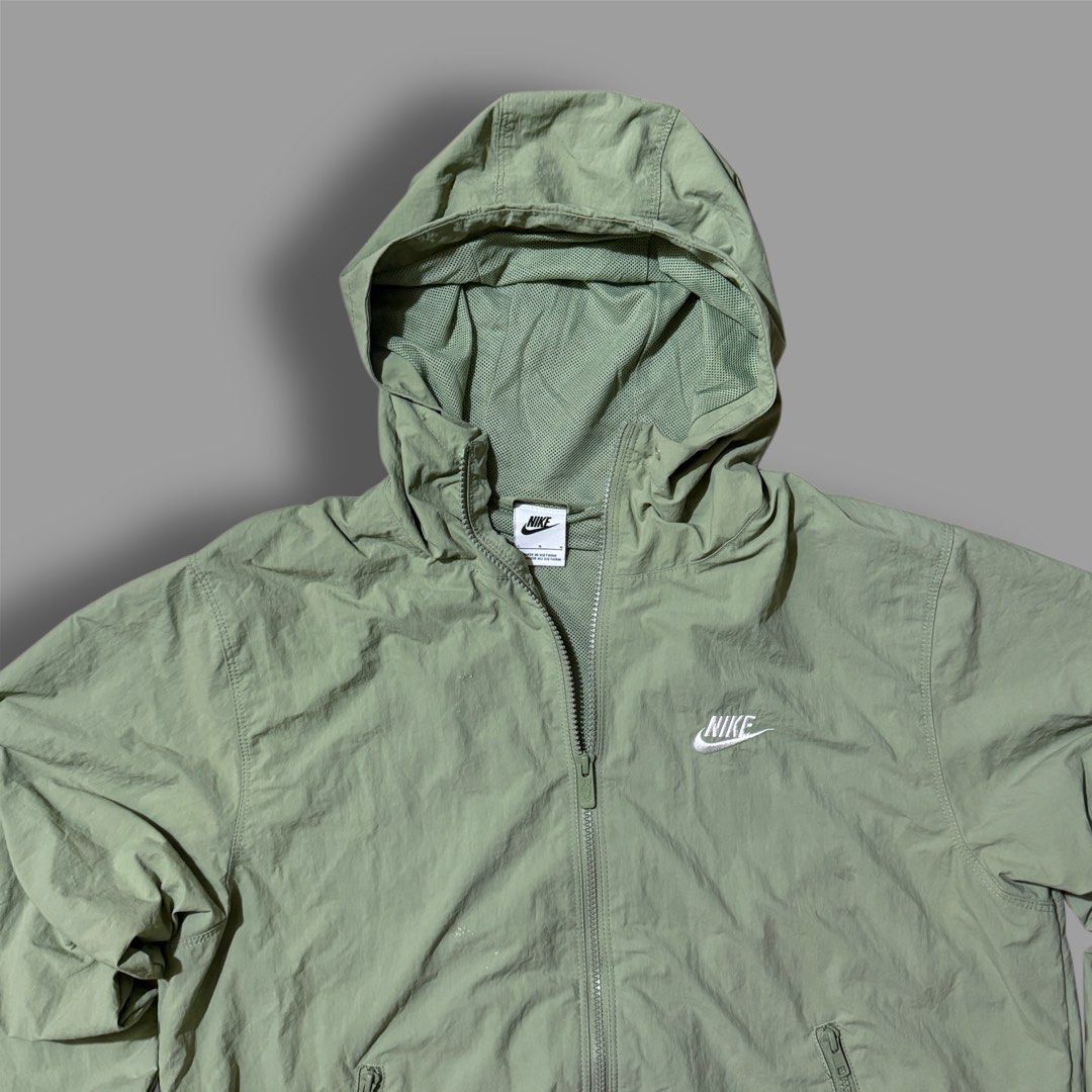 Nike Woven Windbreaker (Category: Coats, Jackets and Outerwear) located in Zamboanga. Submitted by hype_thrifts (Listing ID 1467444554, Image 2). Description: Excellent condition Large on tag Width: 24 Length: 28.