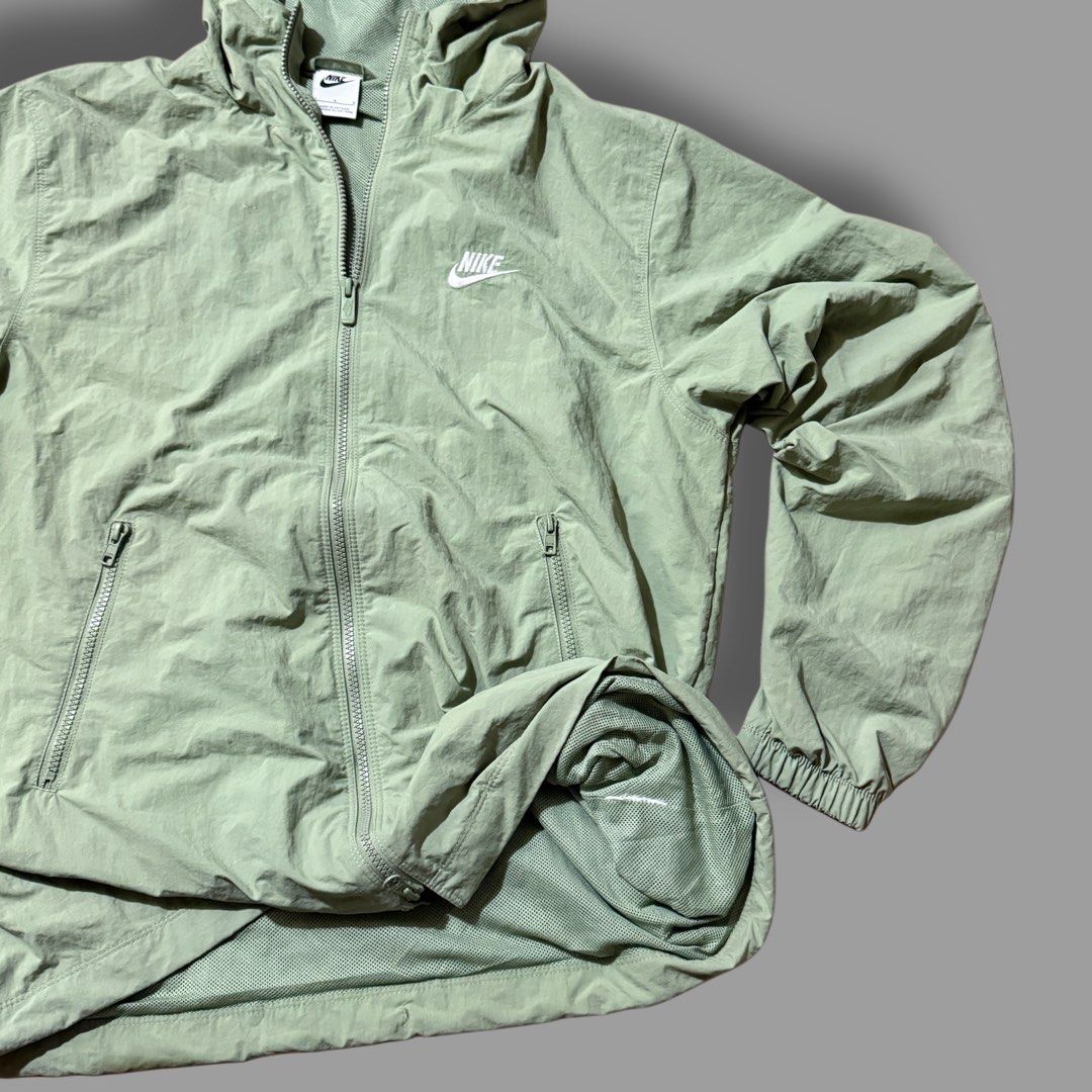 Nike Woven Windbreaker (Category: Coats, Jackets and Outerwear) located in Zamboanga. Submitted by hype_thrifts (Listing ID 1467444554, Image 3). Description: Excellent condition Large on tag Width: 24 Length: 28.