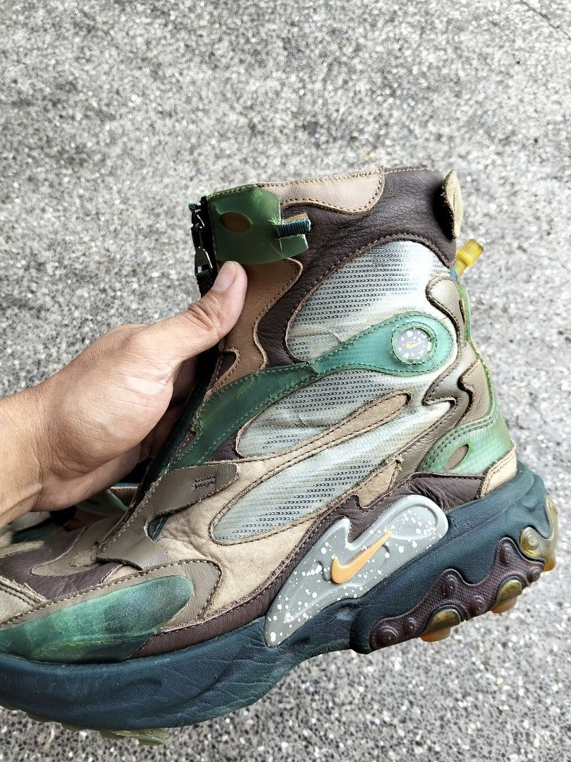 Nike x Undercover React boots (Category: Casual Shoes) located in Nabua. Submitted by tendollardeals (Listing ID 1467453672, Image 2). Description: very good condition size 8 issue:bakbak and wala na yung dilaw nna. nakalagay check photo.