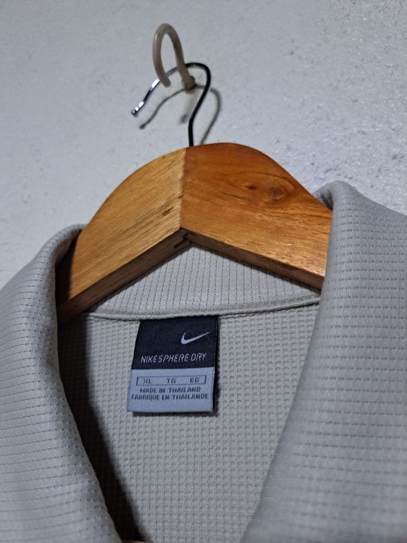 Nike Y2k Polo Shirt (Category: Tshirts & Polo Shirts ) located in Dumaguete. Submitted by jayarbajad49160 (Listing ID 1467496068, Image 3). Description: Nike Y2k PoloShirt - 650 add sf Excellent Condition Color rate:9.2/10 Issue: Last pic (Washable) Size XL Width:22 Length:29 Loc dumaguete city visayas.