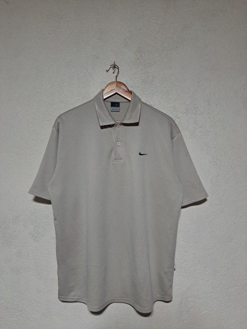 Nike Y2k Polo Shirt (Category: Tshirts & Polo Shirts ) located in Dumaguete. Submitted by jayarbajad49160 (Listing ID 1467496068, Image 1). Description: Nike Y2k PoloShirt - 650 add sf Excellent Condition Color rate:9.2/10 Issue: Last pic (Washable) Size XL Width:22 Length:29 Loc dumaguete city visayas.