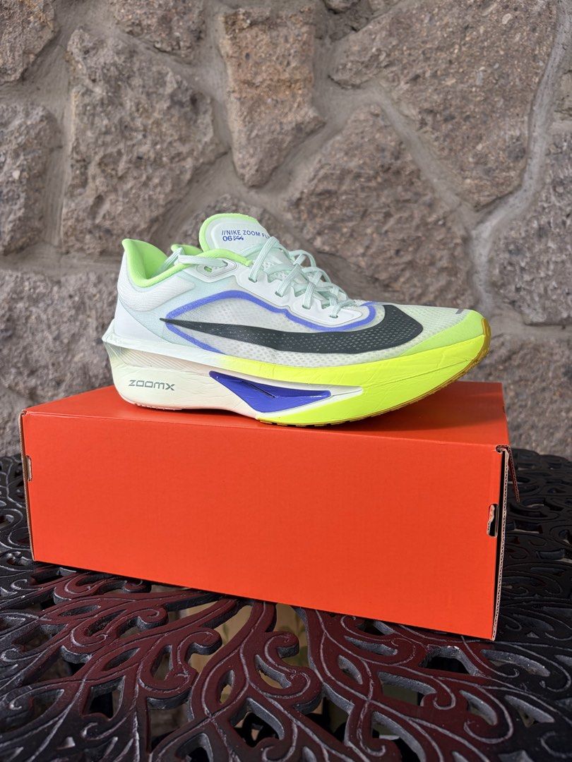 NIKE ZOOM FLY 6 - US 10 (Category: Sneakers) located in Quezon City. Submitted by ryanpuno (Listing ID 1467419468, Image 3). Description: 100% ORIGINAL Used for only 10km 🏃 Negotiable for serious buyers only 🙂.