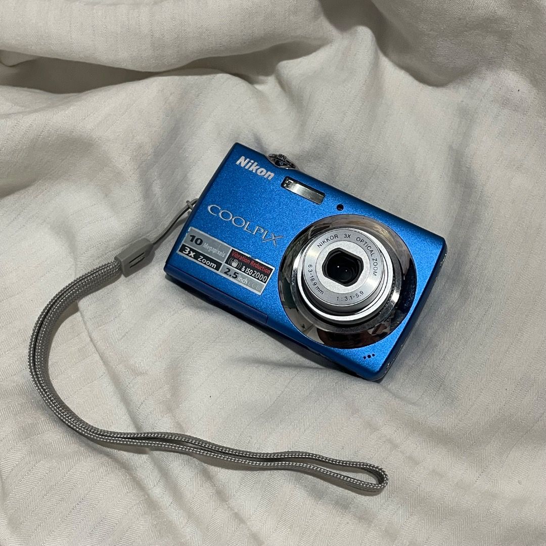 Nikon Coolpix S220 Digital Camera DigiCam (Category: Cameras) located in Quezon City. Submitted by my_cabinet (Listing ID 1467366642, Image 1). Description: First to pay basis! ♡ READ T&C on bio first before offering! • Flash - Working! • All buttons working • Body condition: See pics Inclusions: • Battery • Strap Note: No functional issue! Sample shots/video will be sent thru IG/IMS/DRIVE 📍Quezon City 🚗 J&T / Same Day Delivery / LBC.