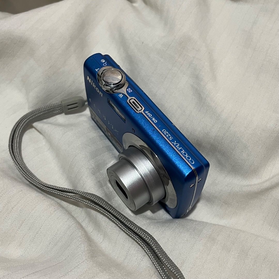 Nikon Coolpix S220 Digital Camera DigiCam (Category: Cameras) located in Quezon City. Submitted by my_cabinet (Listing ID 1467366642, Image 2). Description: First to pay basis! ♡ READ T&C on bio first before offering! • Flash - Working! • All buttons working • Body condition: See pics Inclusions: • Battery • Strap Note: No functional issue! Sample shots/video will be sent thru IG/IMS/DRIVE 📍Quezon City 🚗 J&T / Same Day Delivery / LBC.