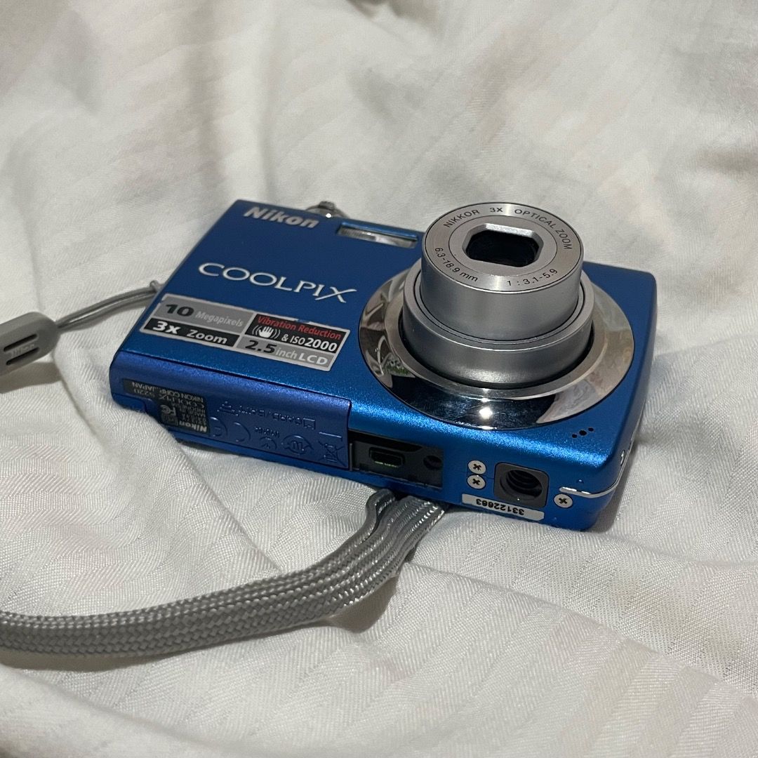 Nikon Coolpix S220 Digital Camera DigiCam (Category: Cameras) located in Quezon City. Submitted by my_cabinet (Listing ID 1467366642, Image 3). Description: First to pay basis! ♡ READ T&C on bio first before offering! • Flash - Working! • All buttons working • Body condition: See pics Inclusions: • Battery • Strap Note: No functional issue! Sample shots/video will be sent thru IG/IMS/DRIVE 📍Quezon City 🚗 J&T / Same Day Delivery / LBC.