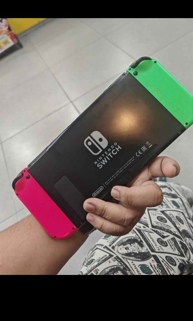 Nintendo switch v1 unpatched (Category: Nintendo) located in Manila. Submitted by 1upgspot (Listing ID 1467403095, Image 2). Description: 128GB jailbreak unit charger controler meet ups comonwealth.