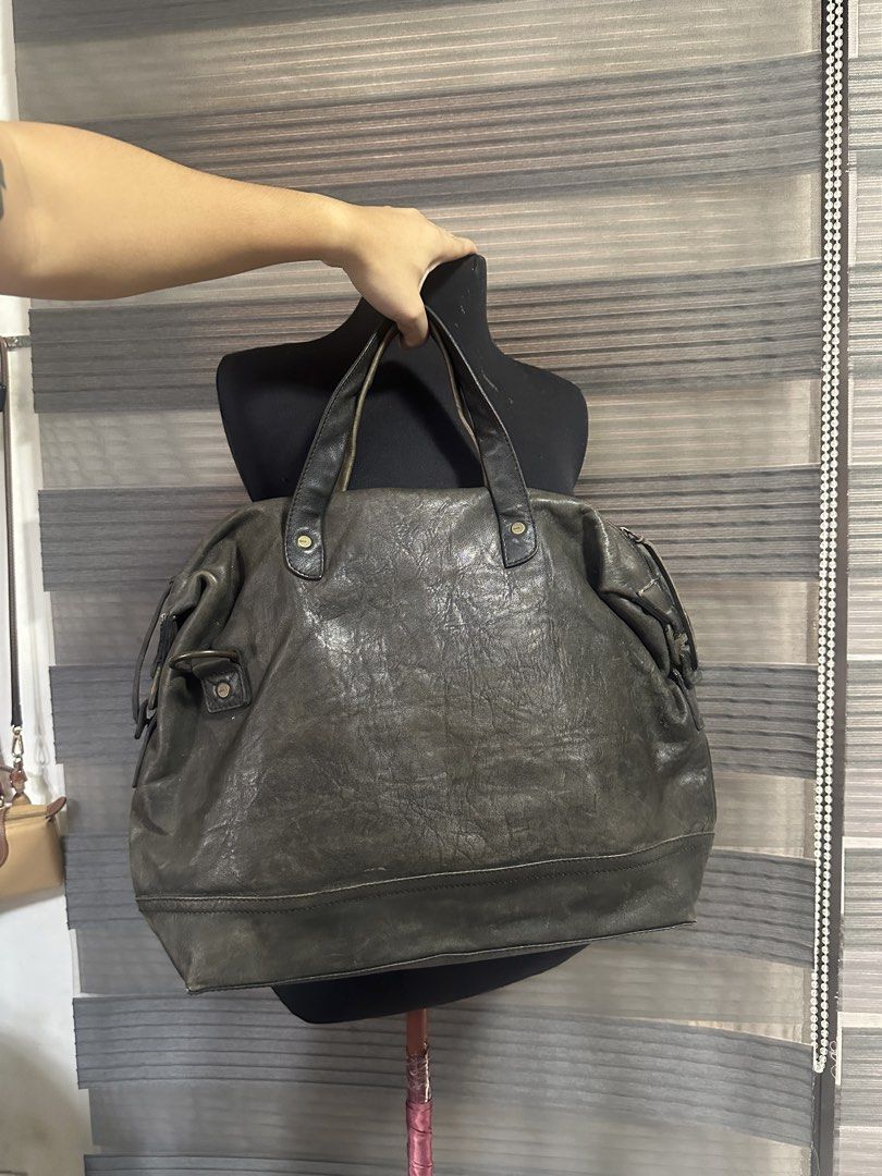 Nixono Leather Tote Shoulder Bag (Category: Tote Bags) located in Quezon City. Submitted by prelovedbagsbygiv (Listing ID 1467473162, Image 1). Description: .