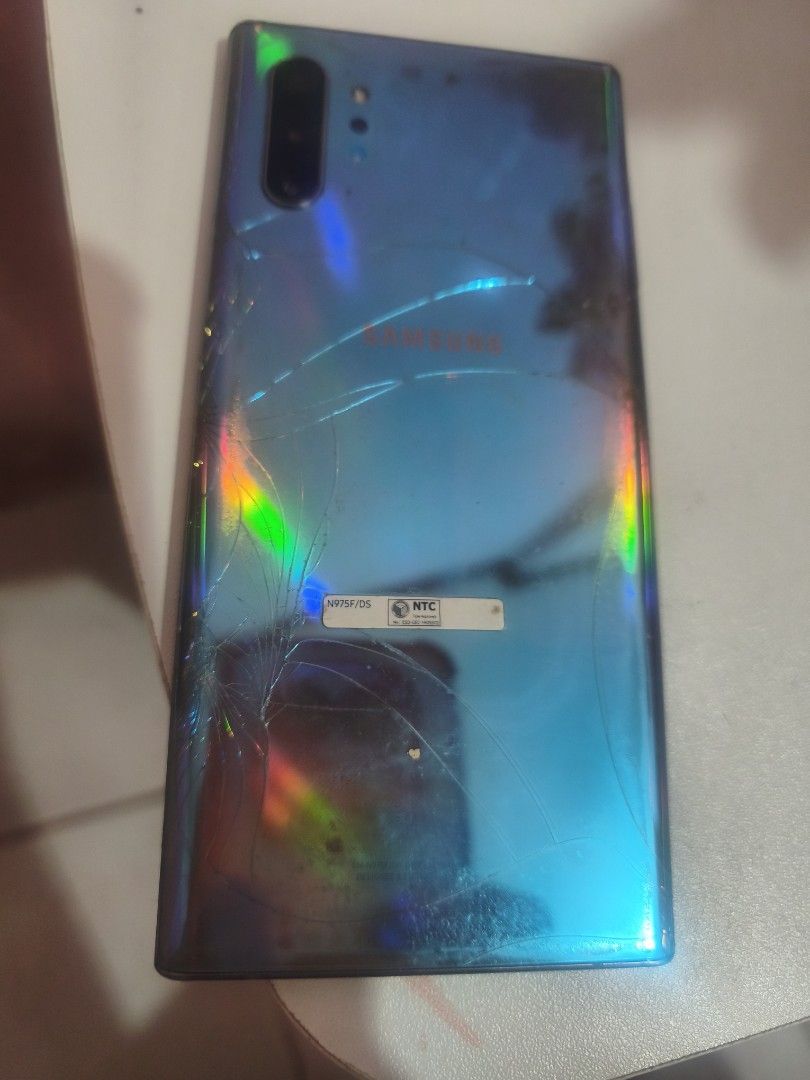 Note 10 plus (Category: Samsung) located in Taguig. Submitted by pjcute (Listing ID 1467602721, Image 2). Description: note 10 plus for sale 1st owner unit case pamigay price na Po bumili n ng Bago issue basag back see pic Walang power button. nagagamit ng maayos battery mejo di ngttgal pero ok pa naman light use.