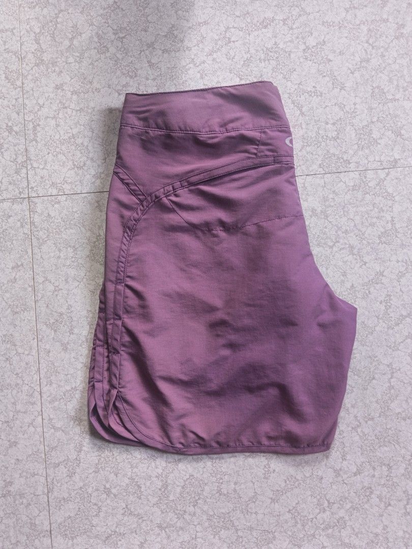 OAKLEY (Category: Shorts) located in Laur. Submitted by itzeco999 (Listing ID 1467405547, Image 3). Description: 499 plus ship bewang size 33-35 Nueva Ecija Loc.