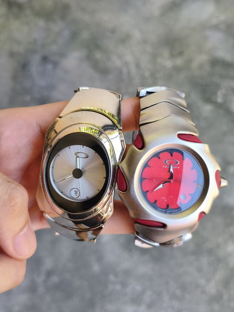 Oakley Blade / Oakley Timebomb Watch (Category: Women's Watches) located in Cavite. Submitted by benta.ni.jm (Listing ID 1467400150, Image 1). Description: 2.5k each 4.5k for both firm price.