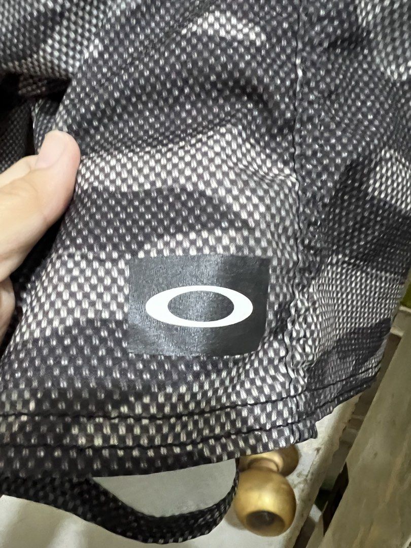 Oakley Camo Board shorts (Category: Shorts) located in Quezon City. Submitted by digital_ryan (Listing ID 1467471547, Image 2). Description: Oakley Camo Board shorts Great Condition .