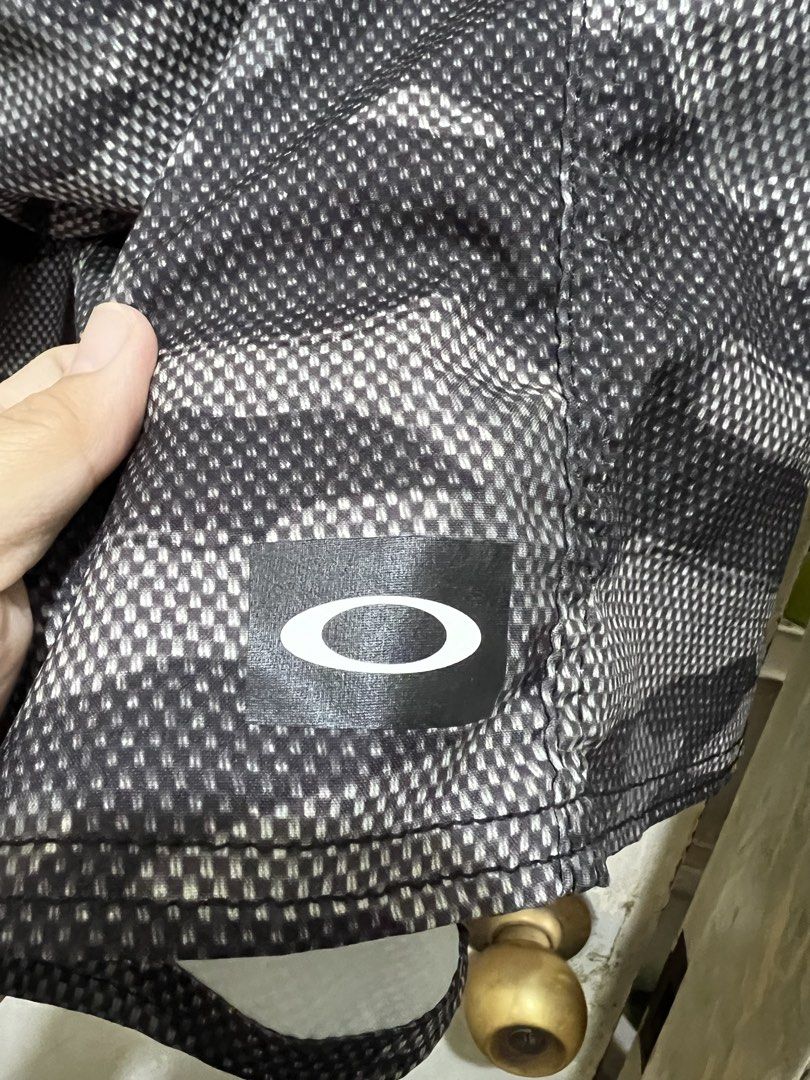 Oakley Camo Board shorts (Category: Shorts) located in Quezon City. Submitted by digital_ryan (Listing ID 1467471547, Image 3). Description: Oakley Camo Board shorts Great Condition .