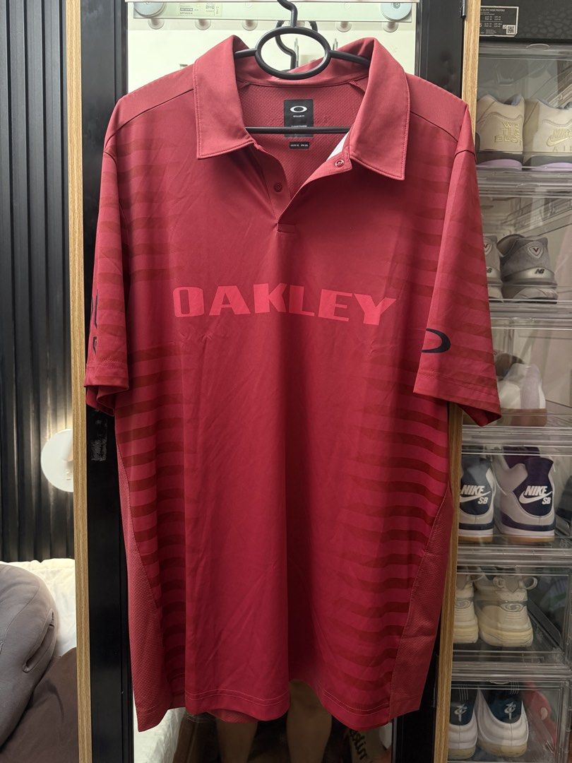 Oakley dri fit golf polo (Category: Tshirts & Polo Shirts ) located in Manila. Submitted by affarni (Listing ID 1467555089, Image 1). Description: Regular fit Oakley golf polo Size XL Like new Php 900.