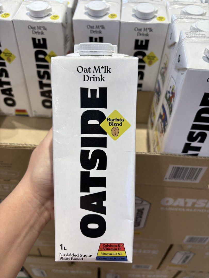 OATSIDE Barista Blend 1L (x6) (Category: Other Food & Drinks) located in Valenzuela. Submitted by hanahdave (Listing ID 1467473543, Image 3). Description: The OATSIDE Barista Blend (Oat M*lk) is the dairy-free alternative milk you’ve been waiting for. It’s perfectly balanced: creamy enough for a rich mouthfeel, but also neutral enough to allow your coffee and tea notes to shine through. Oh, it’s also ridiculously malty. Like, so nuttily good that