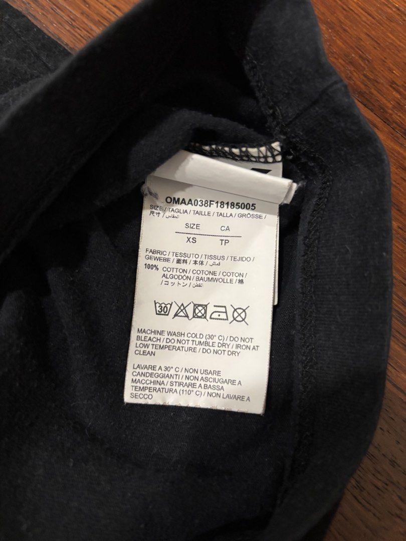 Off white (Category: Tshirts & Polo Shirts) located in Kuching. Submitted by eme10579 (Listing ID 1467524122, Image 3). Description: .