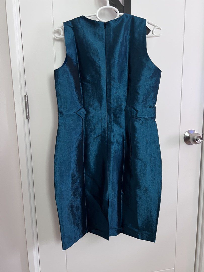 Office Dress (Category: Dresses) located in Muntinlupa City. Submitted by thriftpandamnl (Listing ID 1467540165, Image 2). Description: Size: Medium to Large Pick-up: Brgy Sucat, Muntinlupa City Delivery via Lalamove, J&T, Flash.