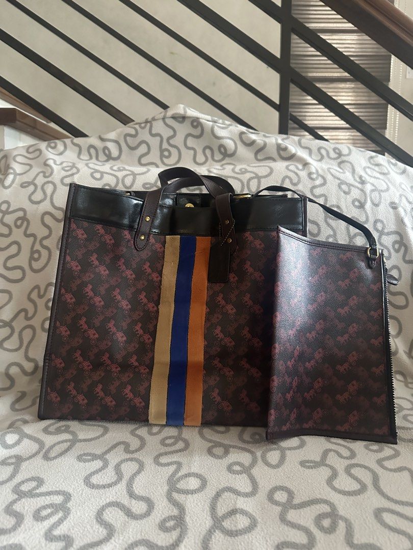 Office/travel bags (Category: Tote Bags) located in Quezon City. Submitted by astroboiixx (Listing ID 1467425689, Image 1). Description: Another batch of bags ❗️❗️❗️ Choose between different variations of Office bags, travel bags, and canvas! Send me a message if you see anything you like! All items are ready to ship..
