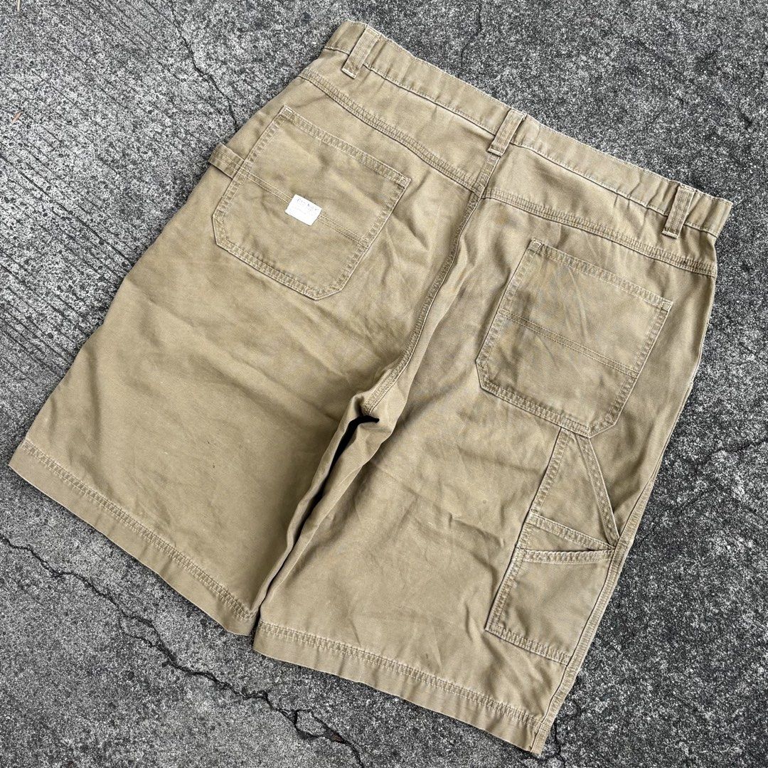 Old navy Carpenter (Category: Shorts) located in Malabon City. Submitted by colemi000 (Listing ID 1467489373, Image 1). Description: Old navy Carpenter Size 38! ColorR 10/10! Dimes 20W 25.5L 14LO - Inches! No issue -Limit your expectation,the item are thrifted. Please be noted. that shipping fee is not included malabon location! 💸.