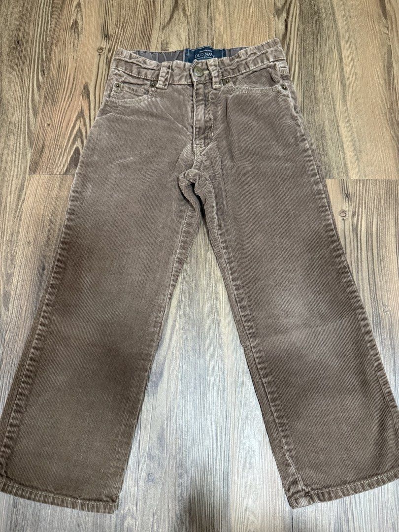 Old Navy Unisex Brown Corduroy Pants (Category: Babies & Kids Fashion) located in Quezon City. Submitted by declutterinclutter (Listing ID 1467405313, Image 1). Description: Regular fit, size 5T.