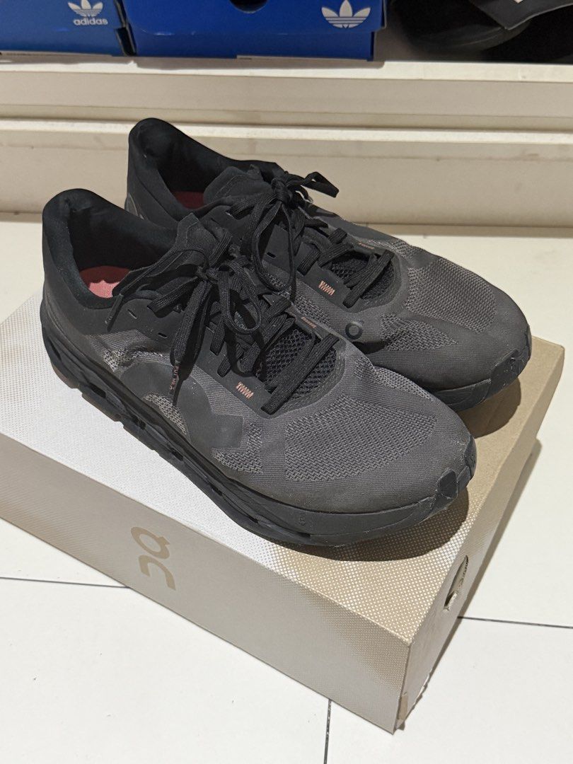 On Cloudflow 5 Running Shoes Black (Category: Casual Shoes) located in Manila. Submitted by hatdognablue (Listing ID 1467403247, Image 1). Description: - Brand: On Cloudflow - Color: Black with pink insoles - Features: Signature Speedboard visible on outsole, engineered mesh upper - Condition: Normal signs of wear on the soles - Inclusions: Original box included Bought it in sg for $300sgd, used it for internship and never used again. Shipping fr