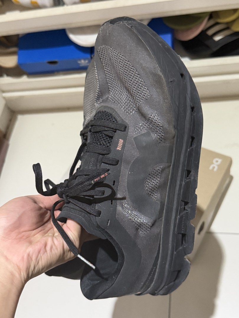 On Cloudflow 5 Running Shoes Black (Category: Casual Shoes) located in Manila. Submitted by hatdognablue (Listing ID 1467403247, Image 3). Description: - Brand: On Cloudflow - Color: Black with pink insoles - Features: Signature Speedboard visible on outsole, engineered mesh upper - Condition: Normal signs of wear on the soles - Inclusions: Original box included Bought it in sg for $300sgd, used it for internship and never used again. Shipping fr