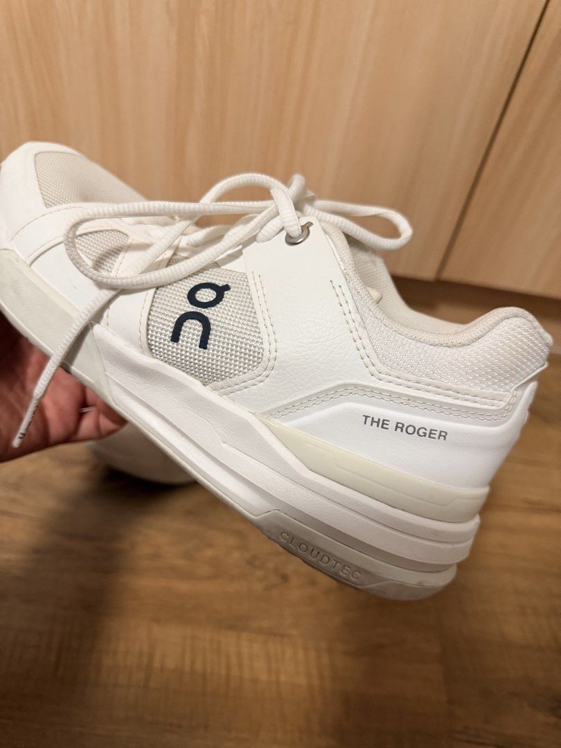 ON The Roger Clubhouse PRO (pickleball shoes) (Category: Sneakers) located in Quezon City. Submitted by lifelesscluttered (Listing ID 1467478884, Image 1). Description: Authentic THE ROGER Clubhouse Pro 1 Women White | Ice Slightly used Perfect for Tennis / Pickleball Size US W7.5.