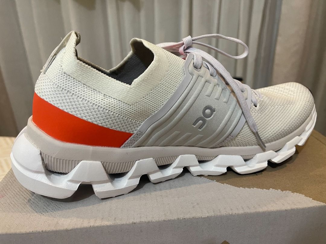 ONCLOUD Cloudswift 3 (Category: Casual Shoes) located in Manila. Submitted by royalstorm.3c7023 (Listing ID 1467380833, Image 2). Description: RUSH Negotiable Like new only worn once RFS: Need funds for bills Location: Manila.