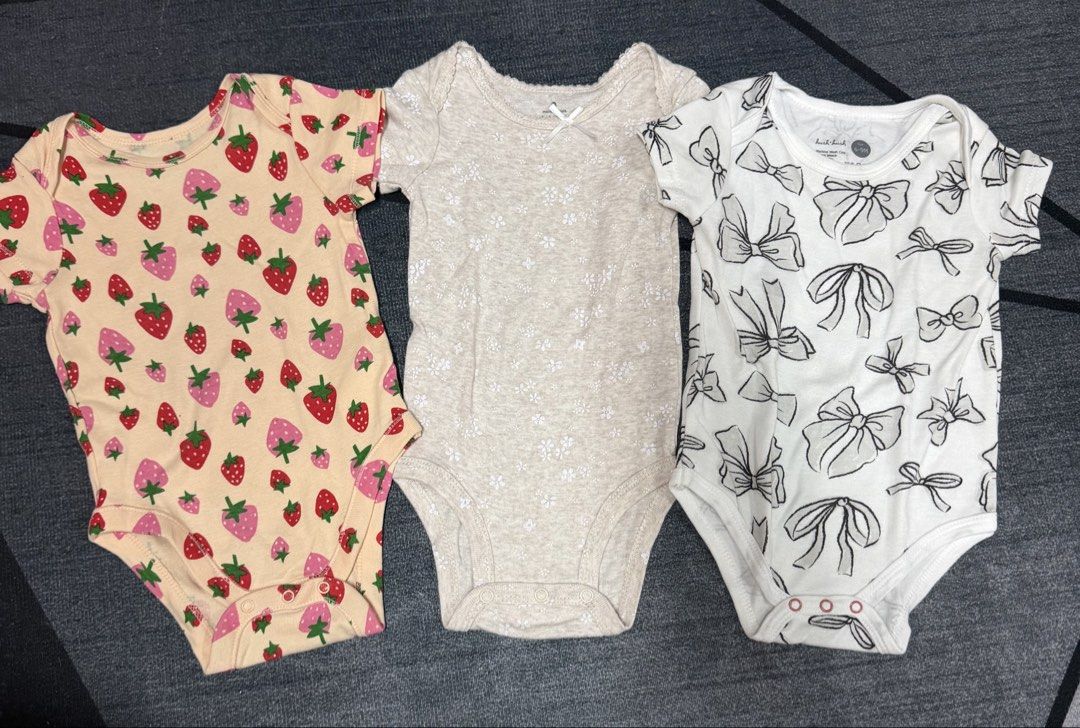 Onesies 3pcs take all (Category: Babies & Kids Fashion) located in Manila. Submitted by fayealvrz (Listing ID 1467455907, Image 1). Description: 6-9 Months baby girl.