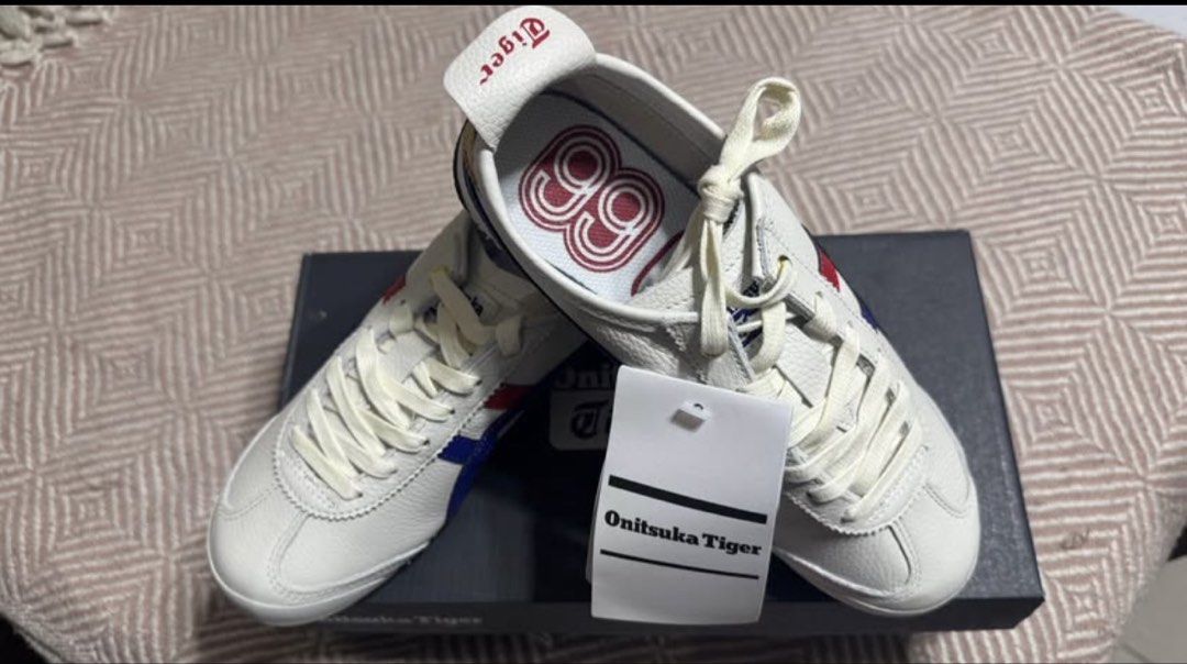 Onitsuka Tiger Mexico 66 (Category: Shoe inserts) located in Tarlac. Submitted by ckeesha000 (Listing ID 1467437004, Image 2). Description: ONITSUKA TOGER MEXICO 66 Bought form Japan Size: 6, 23cm.