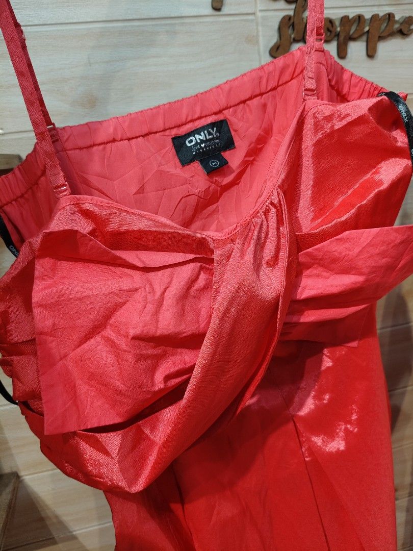 ONLY Raspberry Pink Bubble Cocktail Dress Adjustable strap S-M (Category: Dresses) located in Bulacan. Submitted by alyssarys (Listing ID 1467474109, Image 2). Description: - Brand: ONLY - Color: Bright raspberry pink - Size: Tagged M (best fits S to M) - Material: High-quality silk cotton (non-stretch) - Design: Bubble skirt, sweet bust bow detail, spaghetti straps, sleeveless - Note: Black belt in photos is not included - Care: Please rewash be